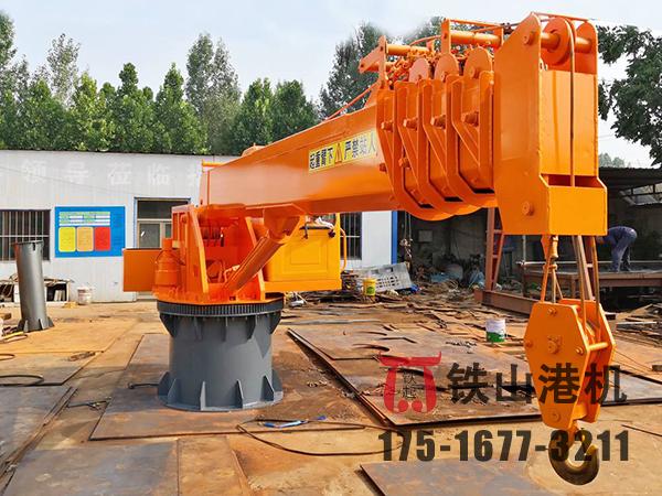 江西新余甲板起重機(jī)廠家船用起重機(jī)如何進(jìn)行裝卸貨物？